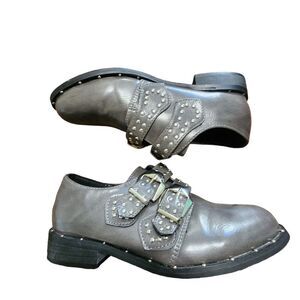 Suredelle gray leather silver studded buckle loafers sz 6